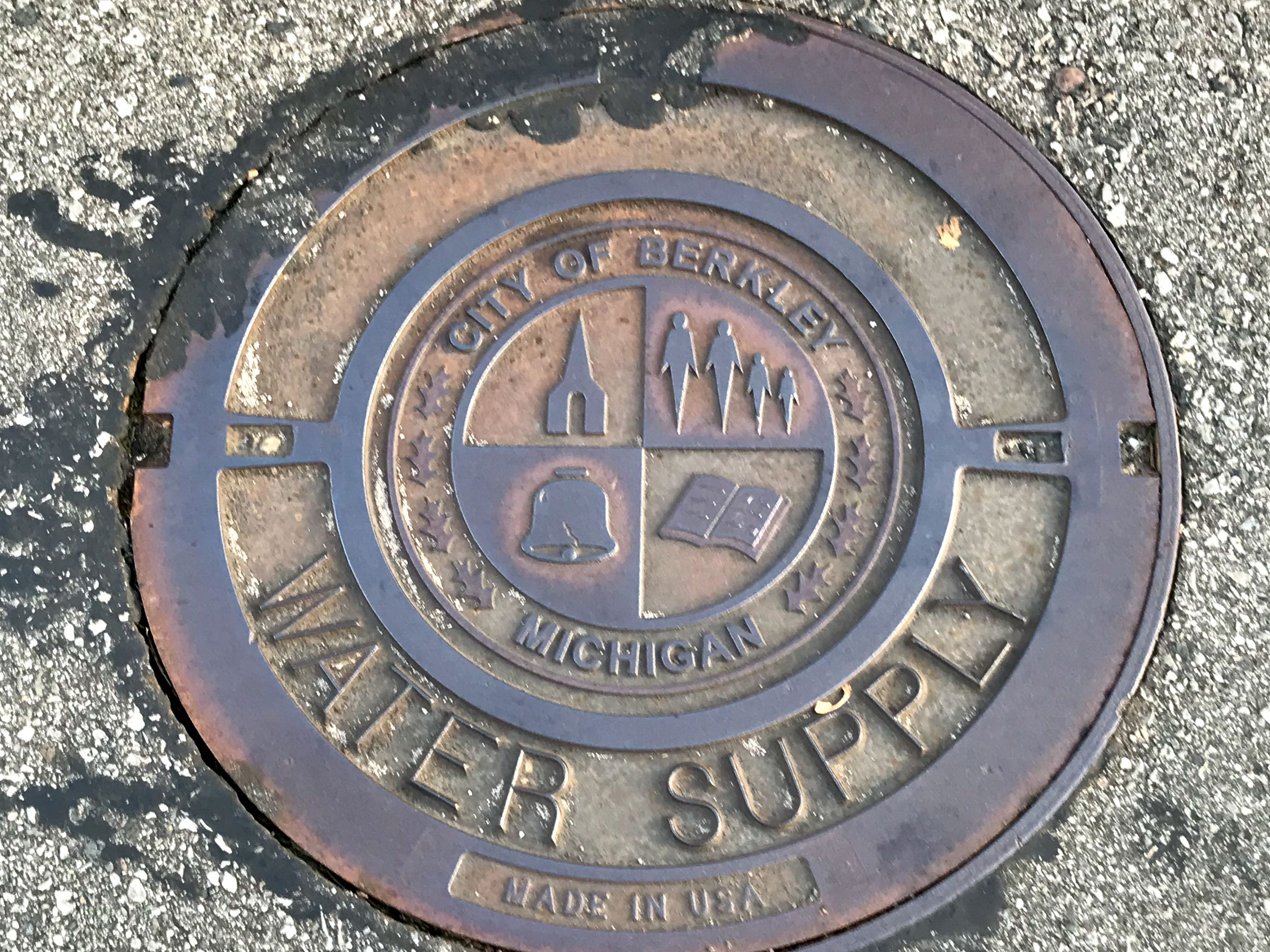 DPW water supply manhole cover